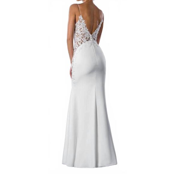NEW STELLA COUTURE fitted sleeveless wedding dress in off white
